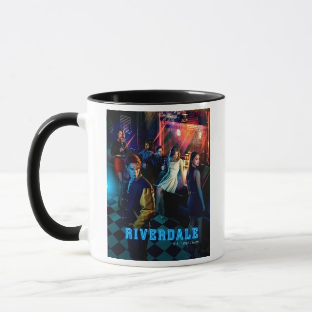 Taza Riverdale dentro del Poster Diner del Pop (Izquierda)