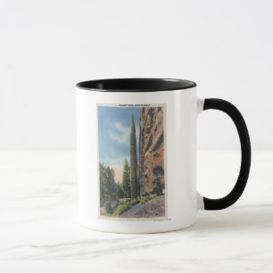 Taza Roca de la chimenea en la carretera de Cody,