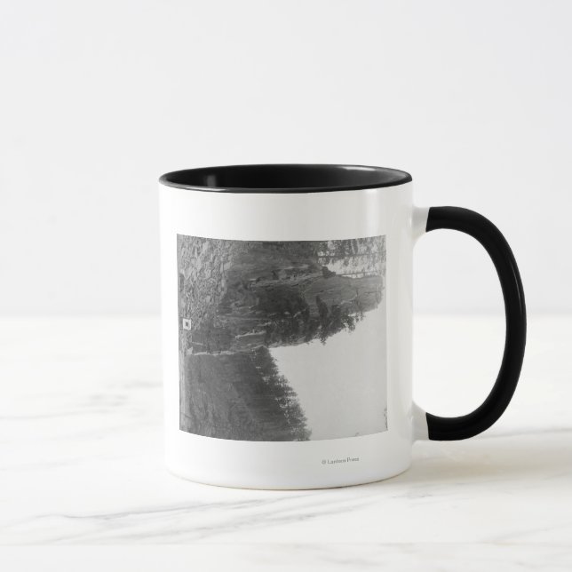 Taza Rock entre Hill City y Rockerville (Derecha)