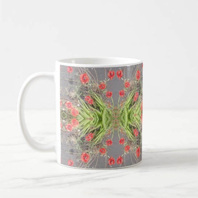 Taza roja de la obra clásica del fractal de la (Izquierda)