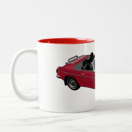 taza roja del automóvil descubierto