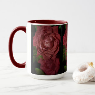 Taza Rosa roja quebrada por Shirley Taylor