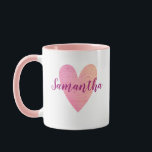 Taza rosada personalizada del corazón<br><div class="desc">¡Personalice esta taza rosada texturizada madera femenina del corazón con el nombre alguien que usted ama!</div>
