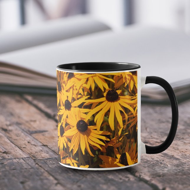 Taza Rudbeckias colombianas amarillas de ojos negros (Beautiful Rudbeckias Black-Eyed Susan Yellow Coneflowers 11 oz Coffee Mug Cover Photo.)