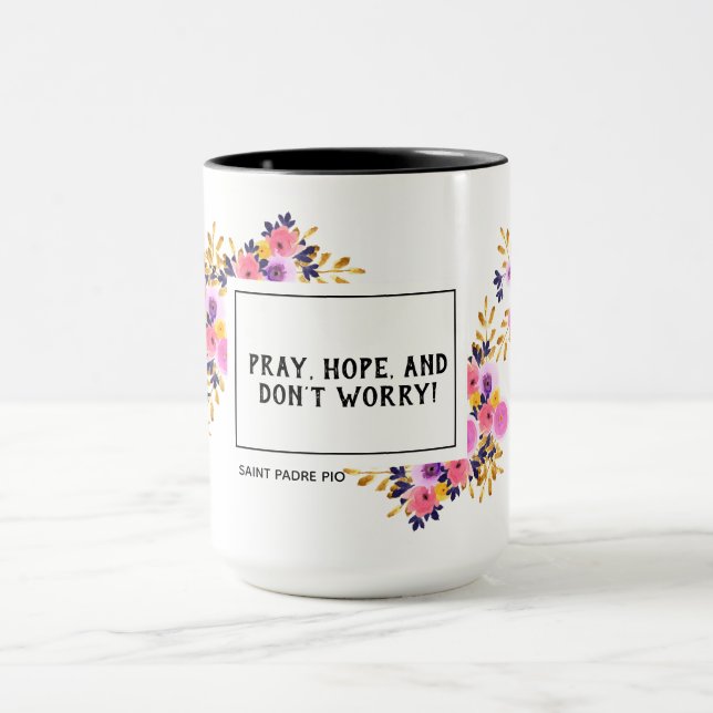 Taza Ruegue la esperanza no se preocupan St. Padre Pio (Centro)