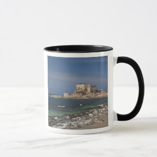 Taza ruinas de Cesarea del puerto construido por Herode