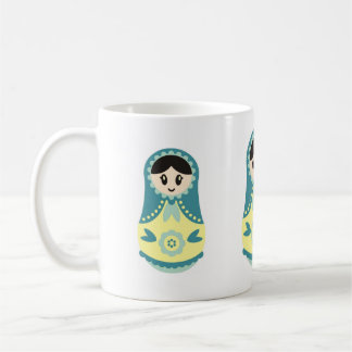 Taza rusa de la muñeca