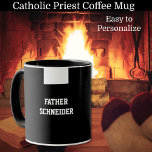 Taza Sacerdote católico Collar de Clérigos Negros Relig<br><div class="desc">A cada sacerdote le encantará tener su propia taza personalizada con el collar del sacerdote católico romano.</div>