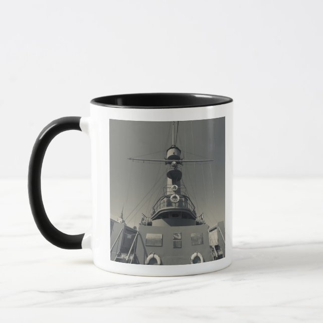 Taza San Petersburgo, Crucero Aurora (Izquierda)