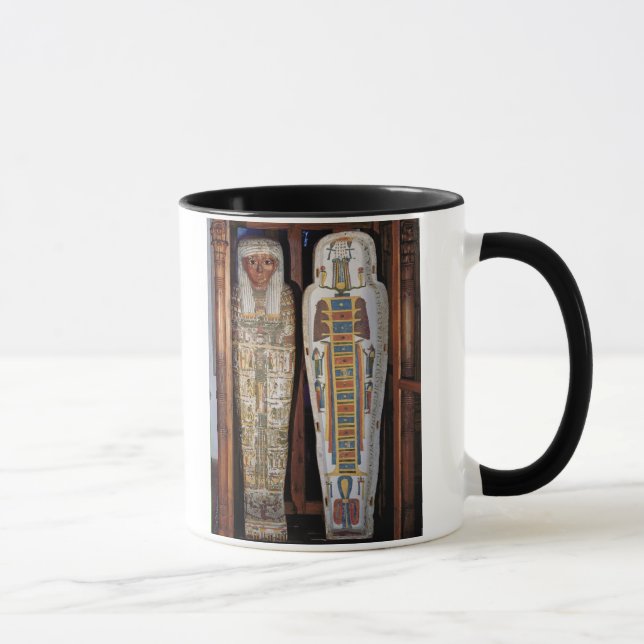 Taza Sarcófago egipcio cubierto con los hieroglyphics (Derecha)
