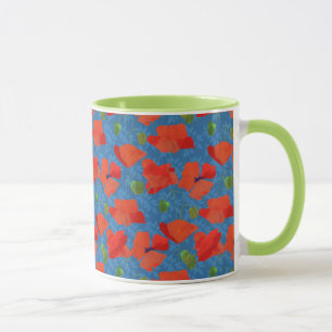 Taza Scarlet Field Poppies sobre el patrón azul
