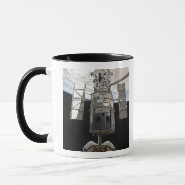 Taza Se libera el telescopio espacial Hubble (Izquierda)