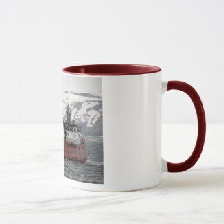 Taza Seabrooke, barco del cangrejo en el puerto
