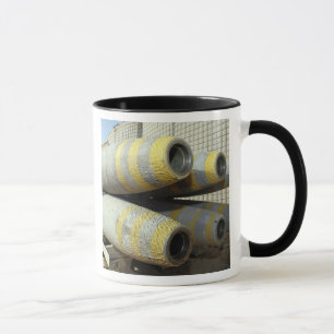 Taza Seis bombas GBU-12 en un rack