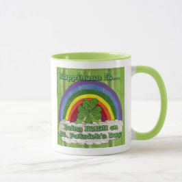 Taza Ser irlandés en el café de San Patricio