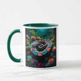 Taza Serpent coloré dans une jungle fleurie.