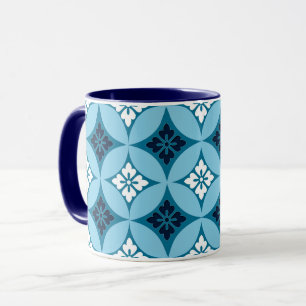 Taza Shippo con motivos florales, azul y blanco