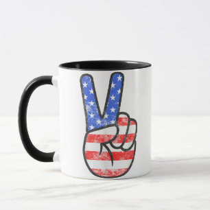 Taza Signo de paz de bandera estadounidense da la mano 