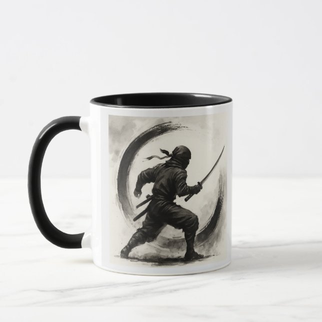 Taza Silent Shadow – Ninja Ink Art Mug (Izquierda)