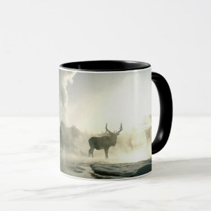 Taza Silueta de Elk al amanecer en Castle Geyser