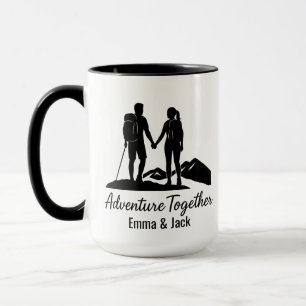 Taza Silueta de pareja de senderismo minimalista person