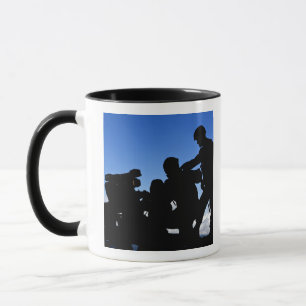 Taza Silueta de soldados