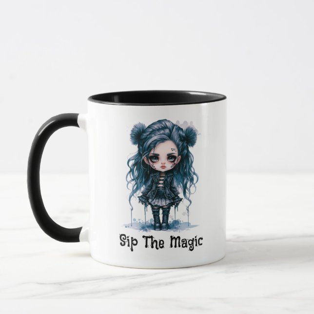 Taza Sip the Magic Gothic Chica Halloween Mug (Izquierda)