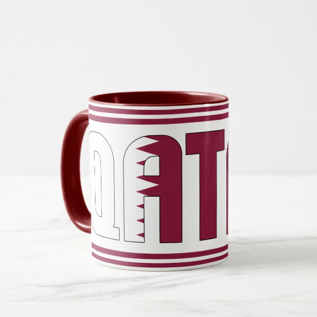 Taza Sippin' con Qatar Patriotic Coffee (Anverso izquierdo)