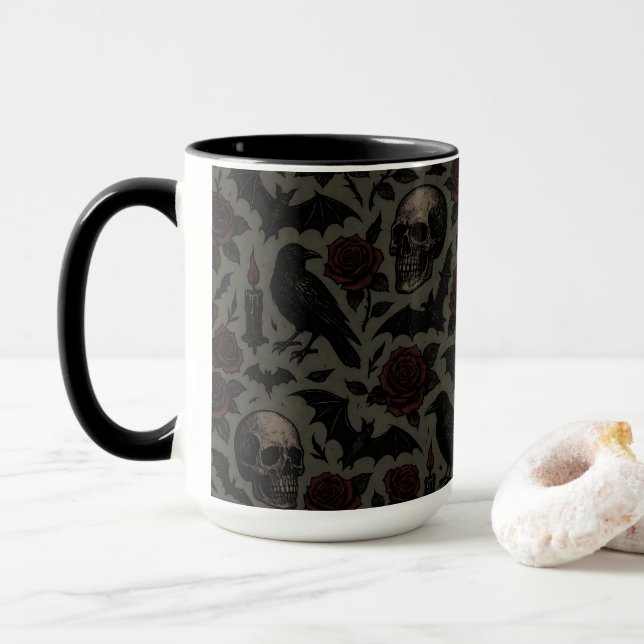Taza Skulls góticos, cuervos y patrones de Rosas (Con donut)