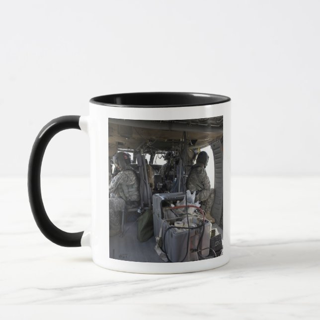 Taza soldados vigilan los peligros (Izquierda)