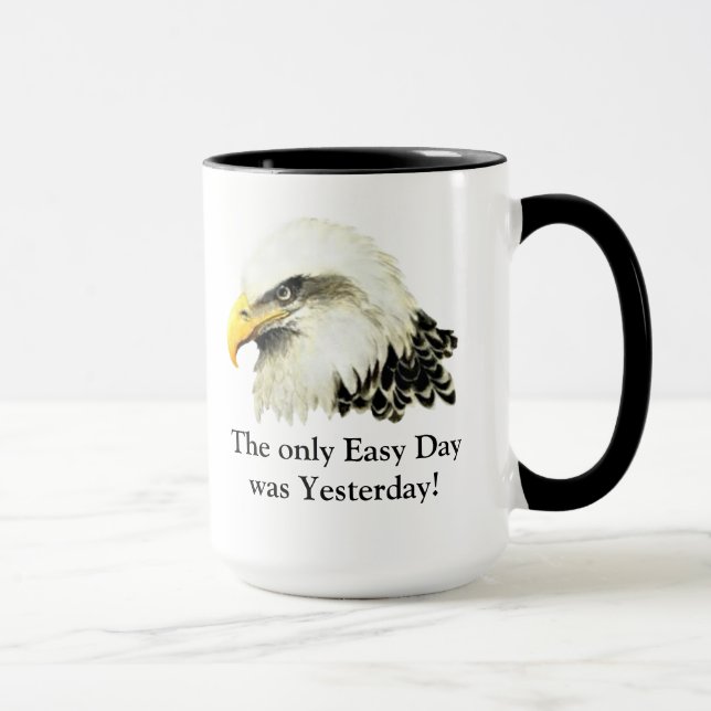 Taza ¡Solo Día Fácil! Cita Eagle Militar Bald Eagle (Derecha)