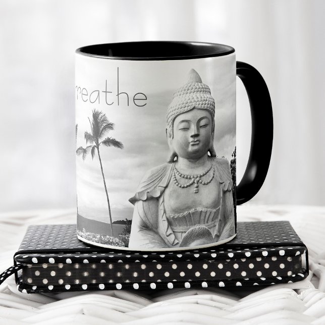 Taza Solo respira la foto en blanco negro del Buda de H (Subido por el creador)
