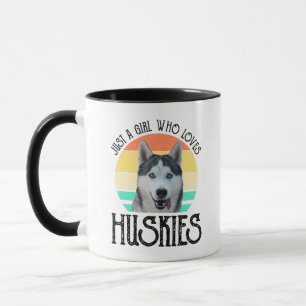 Taza Sólo un Chica que ama a los Huskies