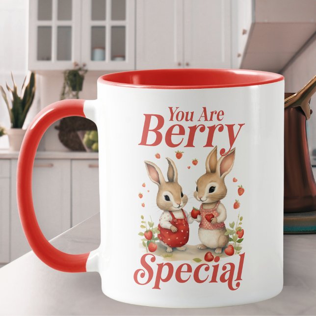 Taza Son Bunnids Y Corazones Especiales De Berry (You Are Berry Special Bunnies And Hearts Mug)