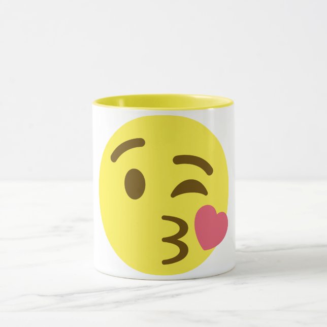 Taza Soplando una Emoji de besos (Centro)