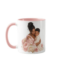 Sostenidos en el Amor: Un Suave Abrazo de Madre e