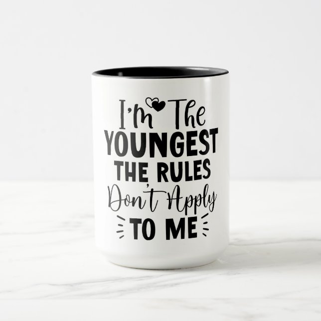 Taza Soy el más joven las reglas no me aplican (Centro)