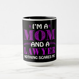 Taza Soy mamá y abogada, nada me asustó. Cita divertida