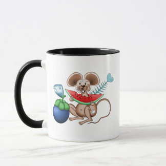 Taza Sr. Rata disfrutando de su comida en el restaurant