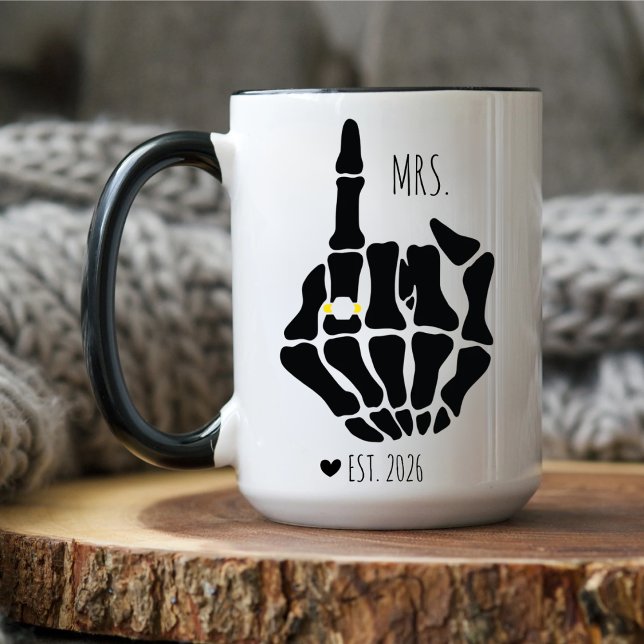 Taza Sr. Y Sra. Gótico Bride Skeleton Hand Engagement G (Subido por el creador)