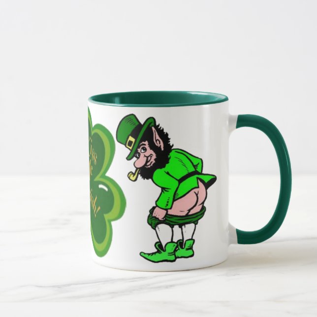 Taza St. Patrick's Kiss Me soy irlandés Mug (Derecha)