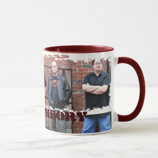 Taza sucia del campanero de la frontera -