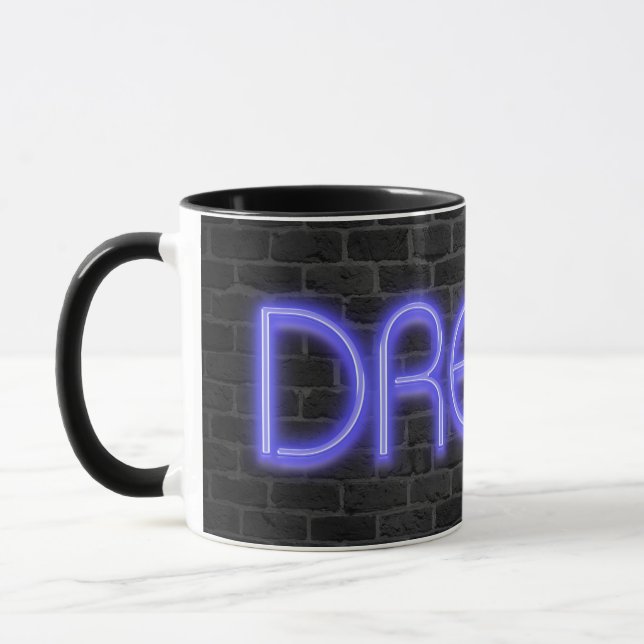 Taza SUEÑO de texto en luces de neón en ladrillo (Izquierda)