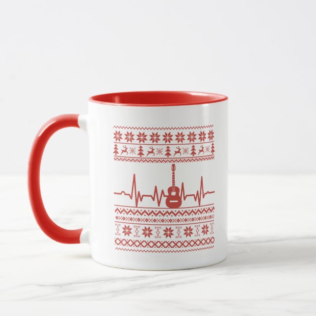 Taza Suéter navideño feo guitarra acústica (Izquierda)
