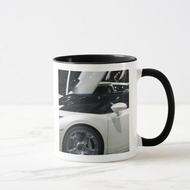 Taza SUIZA, GINEBRA: 75ª edición anual Ginebra Auto 9 (Derecha)