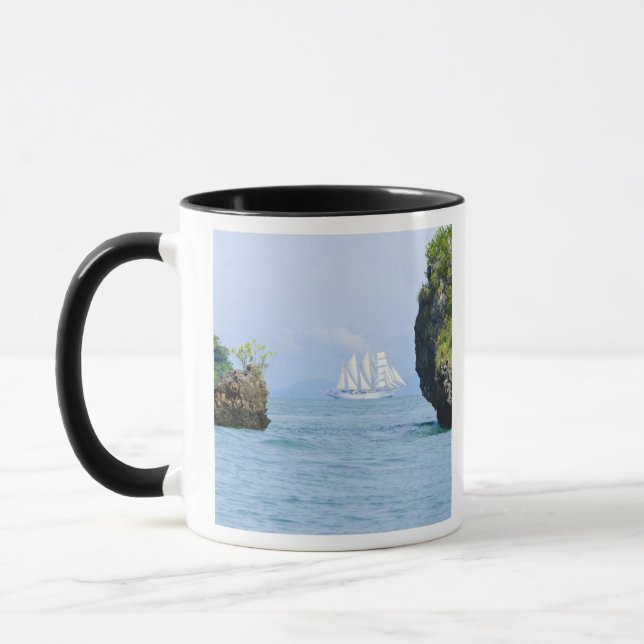 Taza Tailandia, Mar de Andaman. Barco escalador Star Fy (Izquierda)