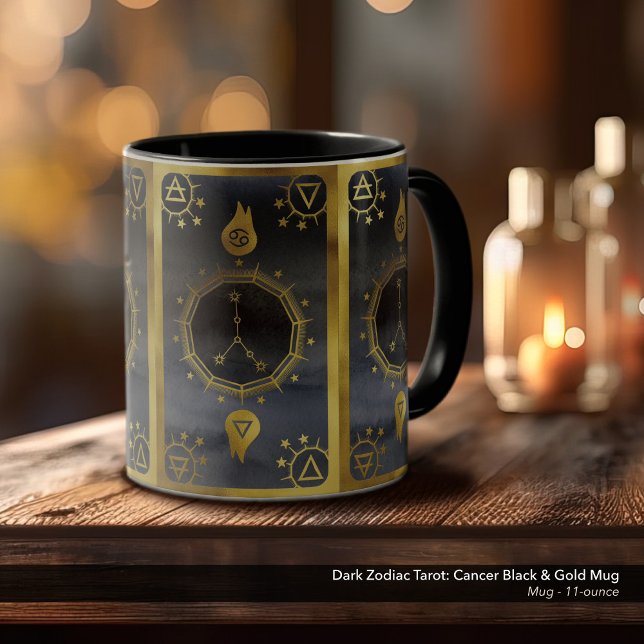 Taza Tarot zodiaco oscuro: negro cancerígeno y oro (Dark Zodiac, Tarot, and Alchemy Mug: Cancer in Black & Gold)