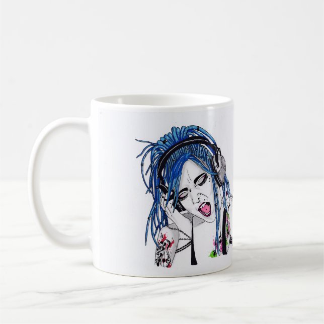 Taza tatuada alternativa del chica de Dreadlock (Izquierda)