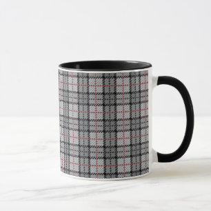 Taza Tela escocesa del pixel en gris con la raya roja