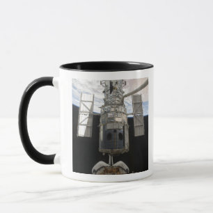 Taza Telescopio espacial de Hubble en bahía de cargo d